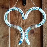 White with Blue Daisies Heart